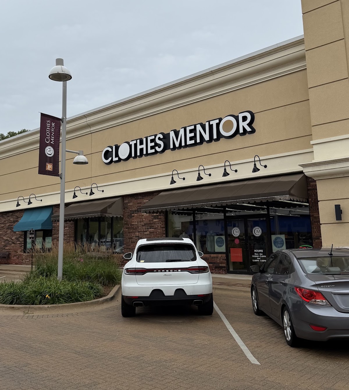 Clothes Mentor Peoria, IL in Peoria