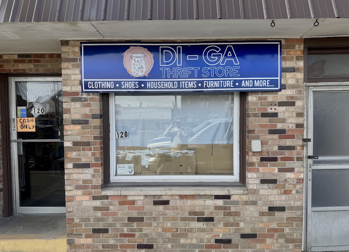 DiGa Thrift Store in Streator