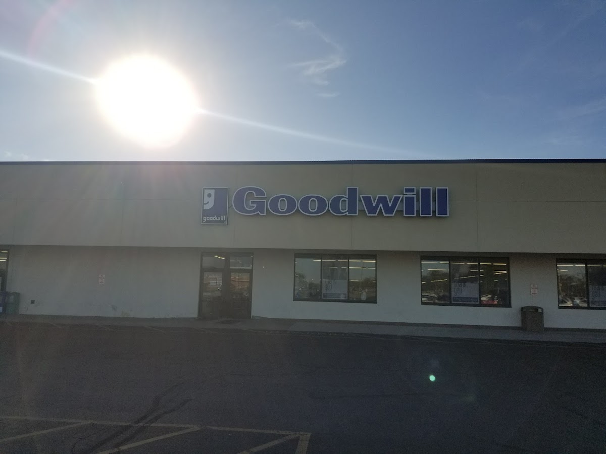 Goodwill Lincoln IL - Land of Lincoln Goodwill Industries in Lincoln