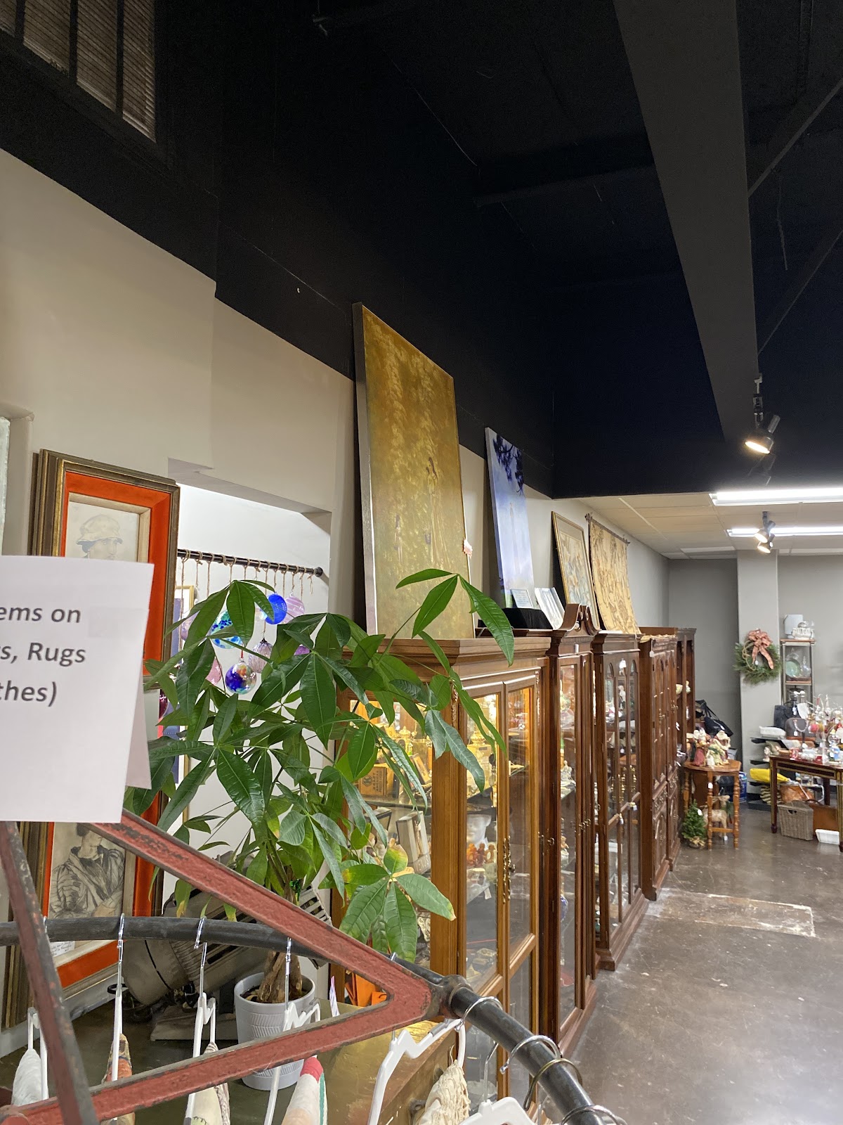Azalea Antiques & Art in Wilmington