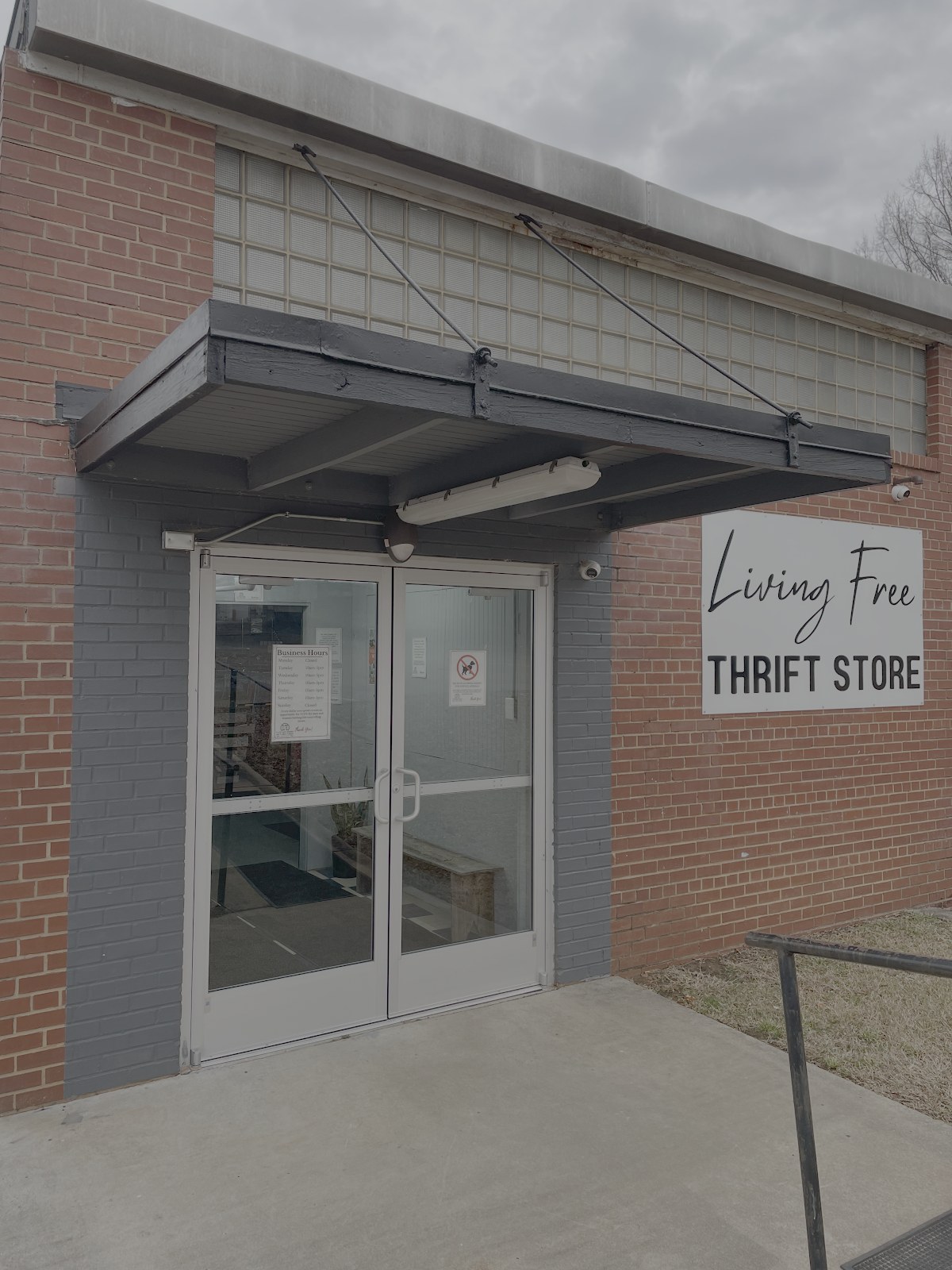 Living Free Thrift Store in Liberty