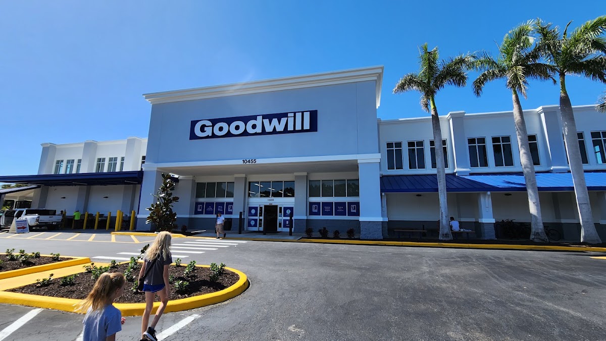 Goodwill Retail and Donation Center Naples Park in Naples