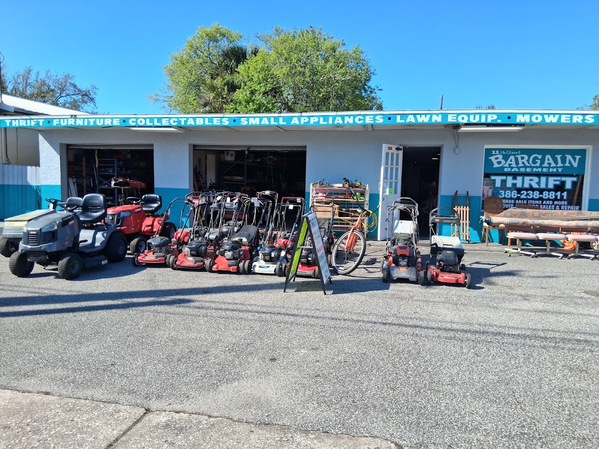 11th Street Bargain Basement in Holly Hill