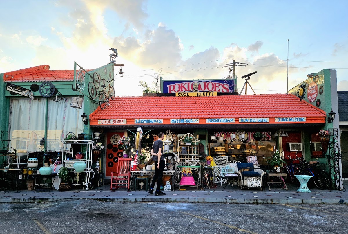 Poki Joe's Café in Sarasota