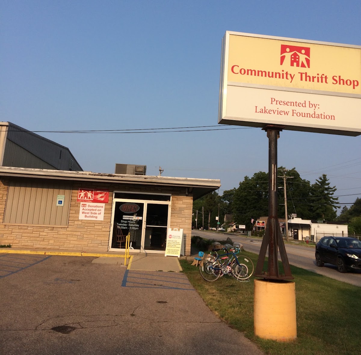 Lakeview Foundation Community Thrift Shop in Paw Paw