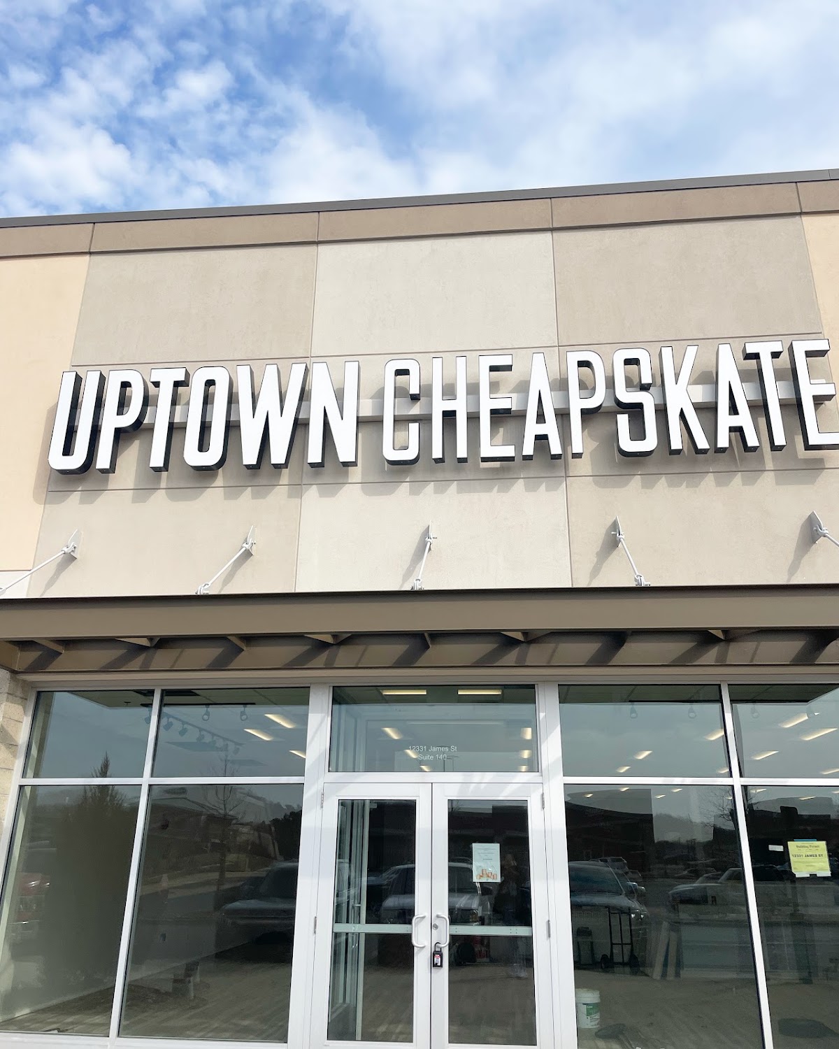 Uptown Cheapskate Holland in Holland