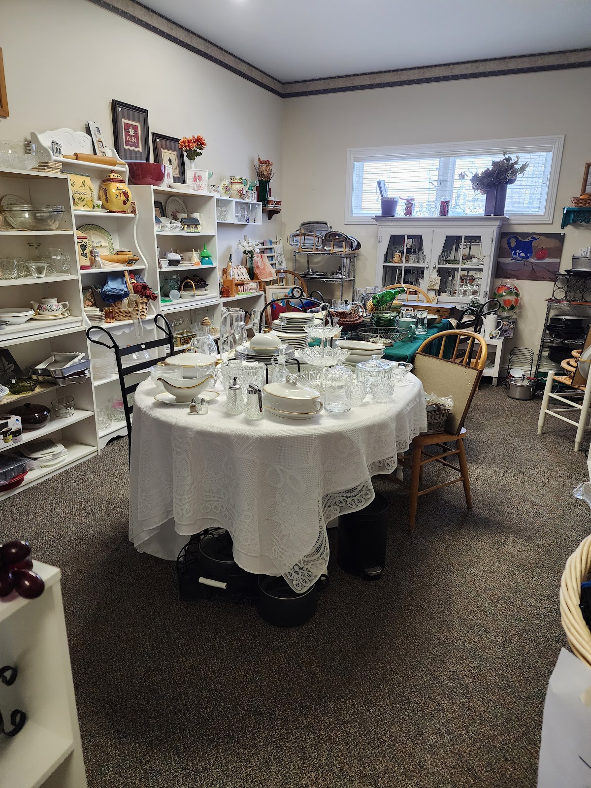The Little Red Hen Resale Shop in Flint