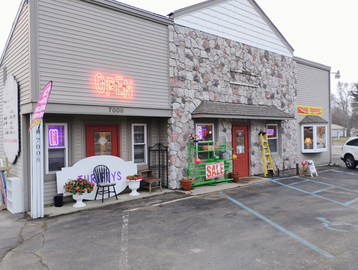 Thrifty’s Unique * Antique * Boutique in Owosso