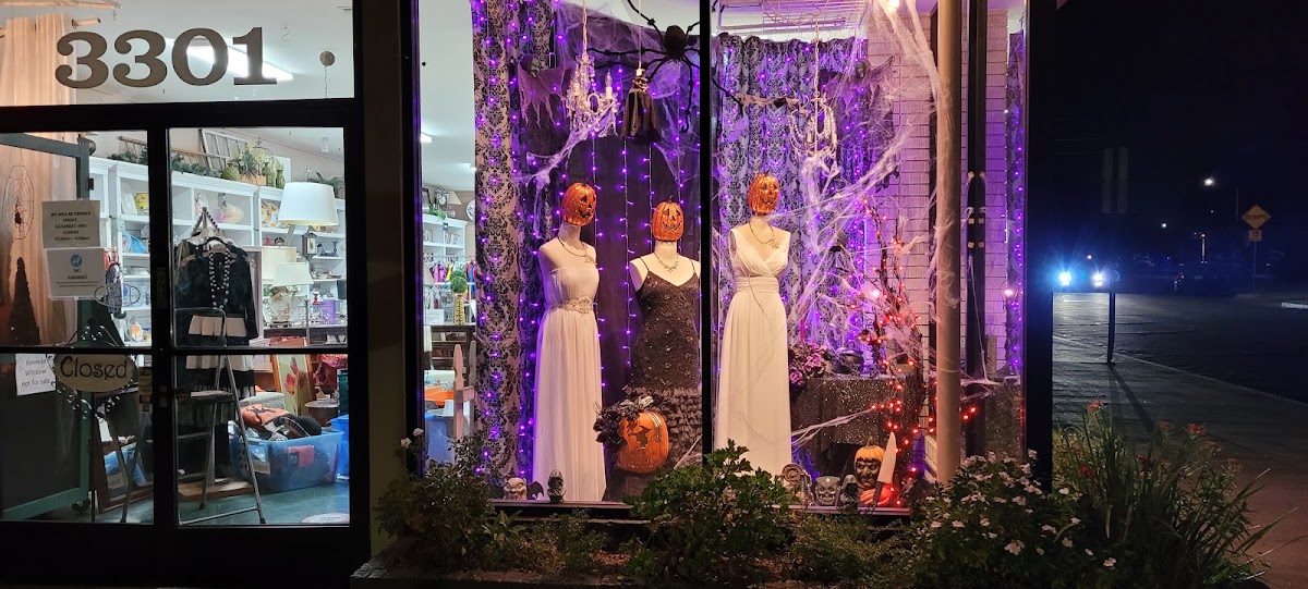 Childrens Hospital Thrift Shop in Burbank