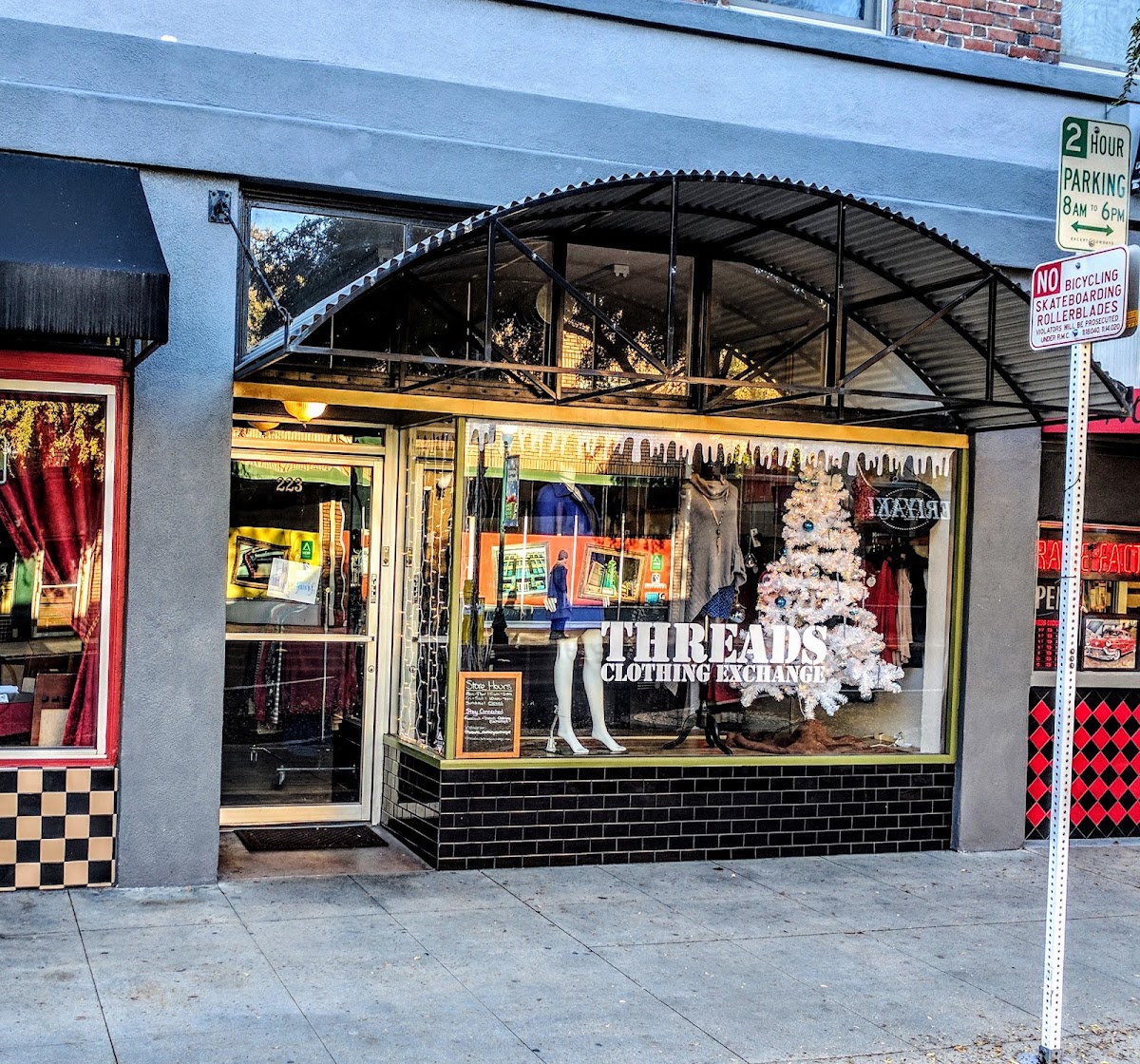 Threads Clothing Exchange in Roseville