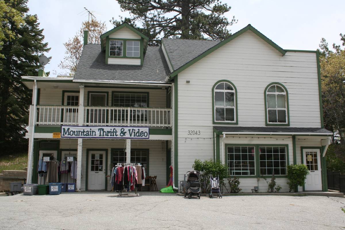 Mountain Thrift Boutique in Running Springs