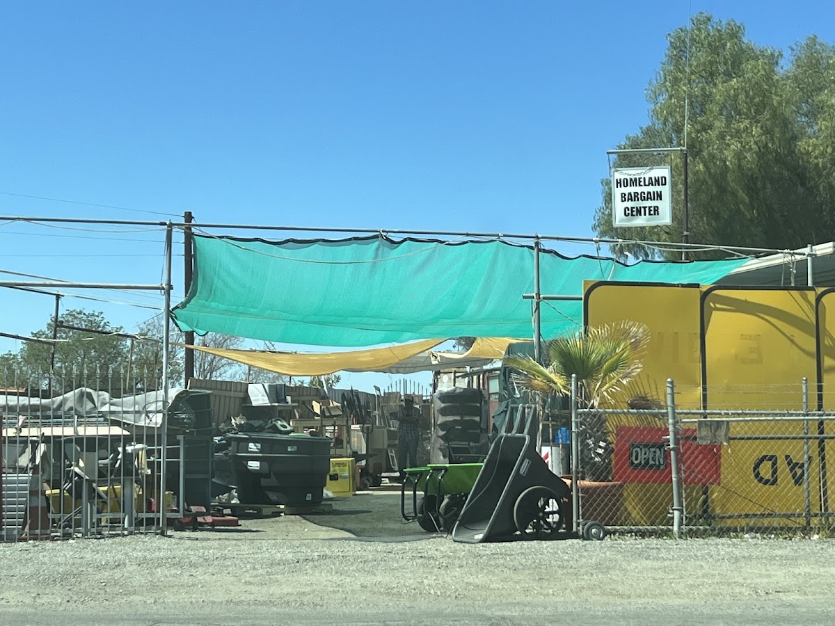 Homeland Bargain Center in Homeland