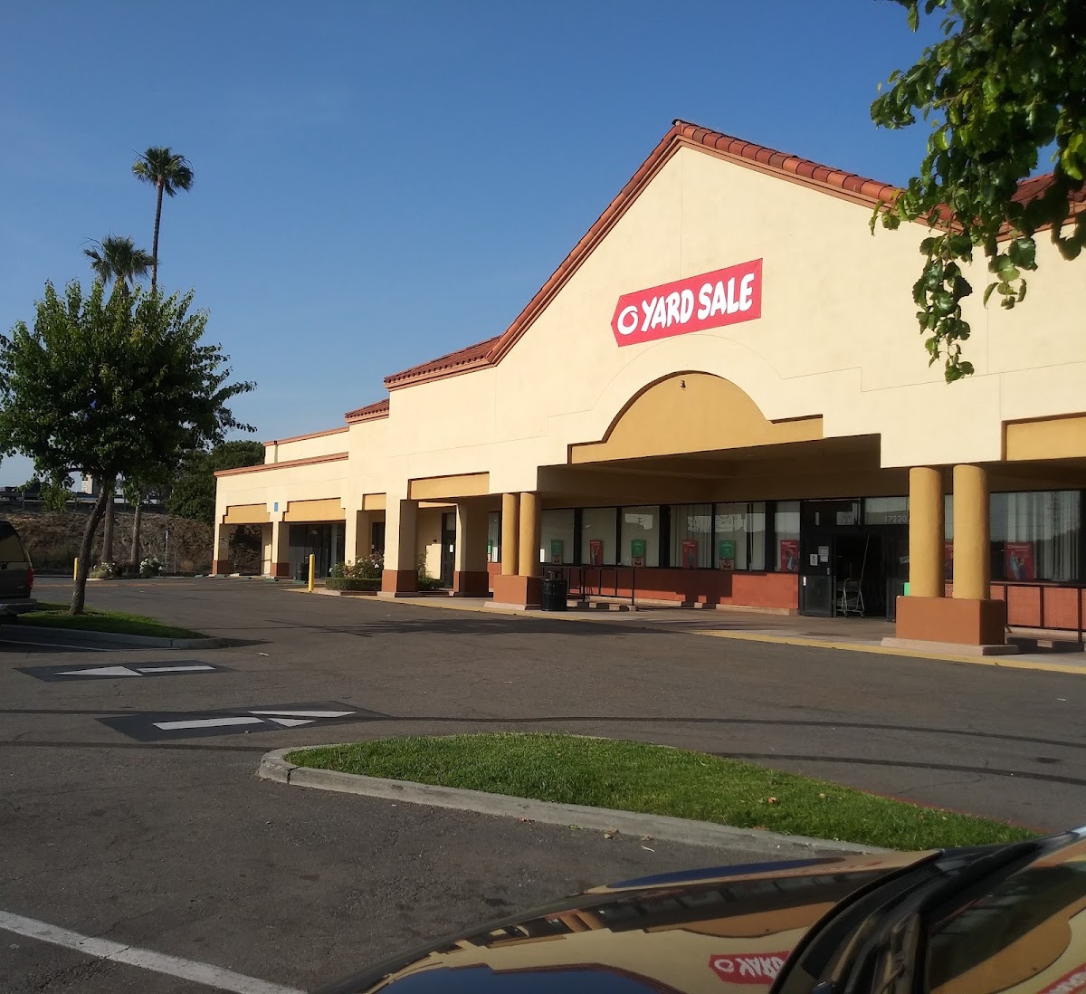 Yard Sale Thrift /Consignment Store - Donations Welcome! in Glendora