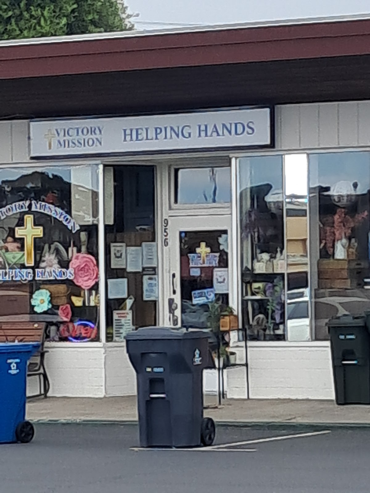 Victory mission helping hands in Salinas