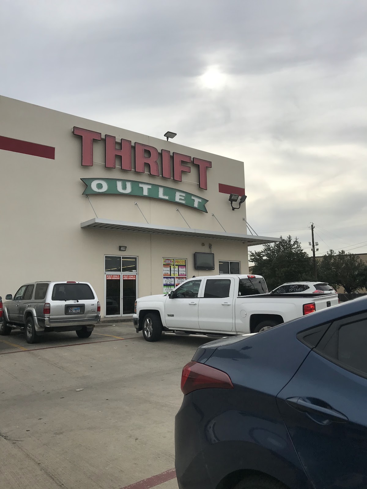 Family Thrift Outlet in Houston