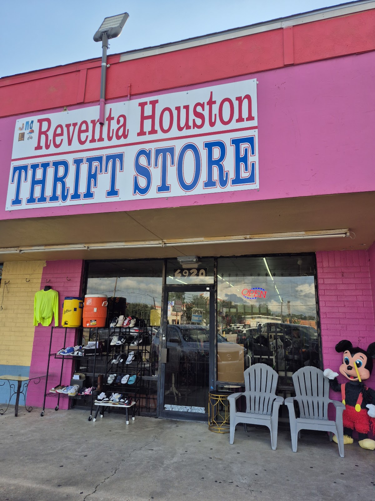 Reventa Houston in Houston