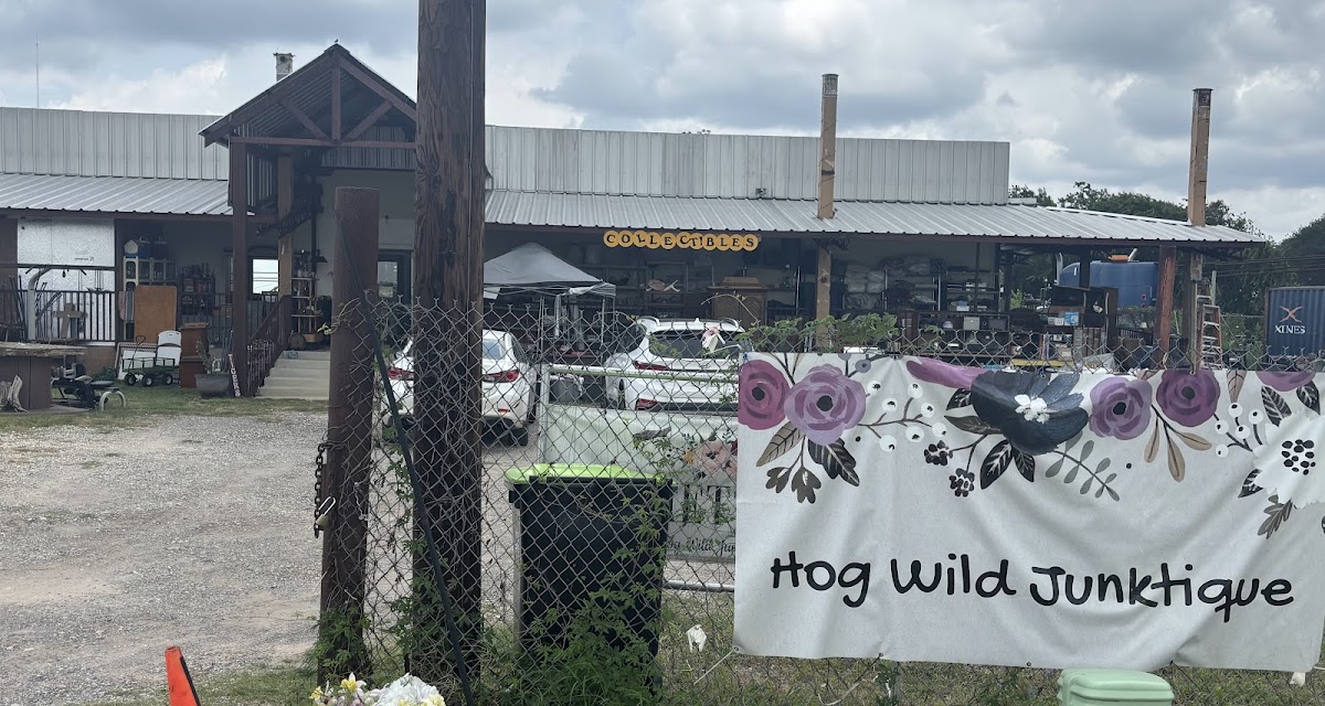 Hog Wild Junktique in Floresville