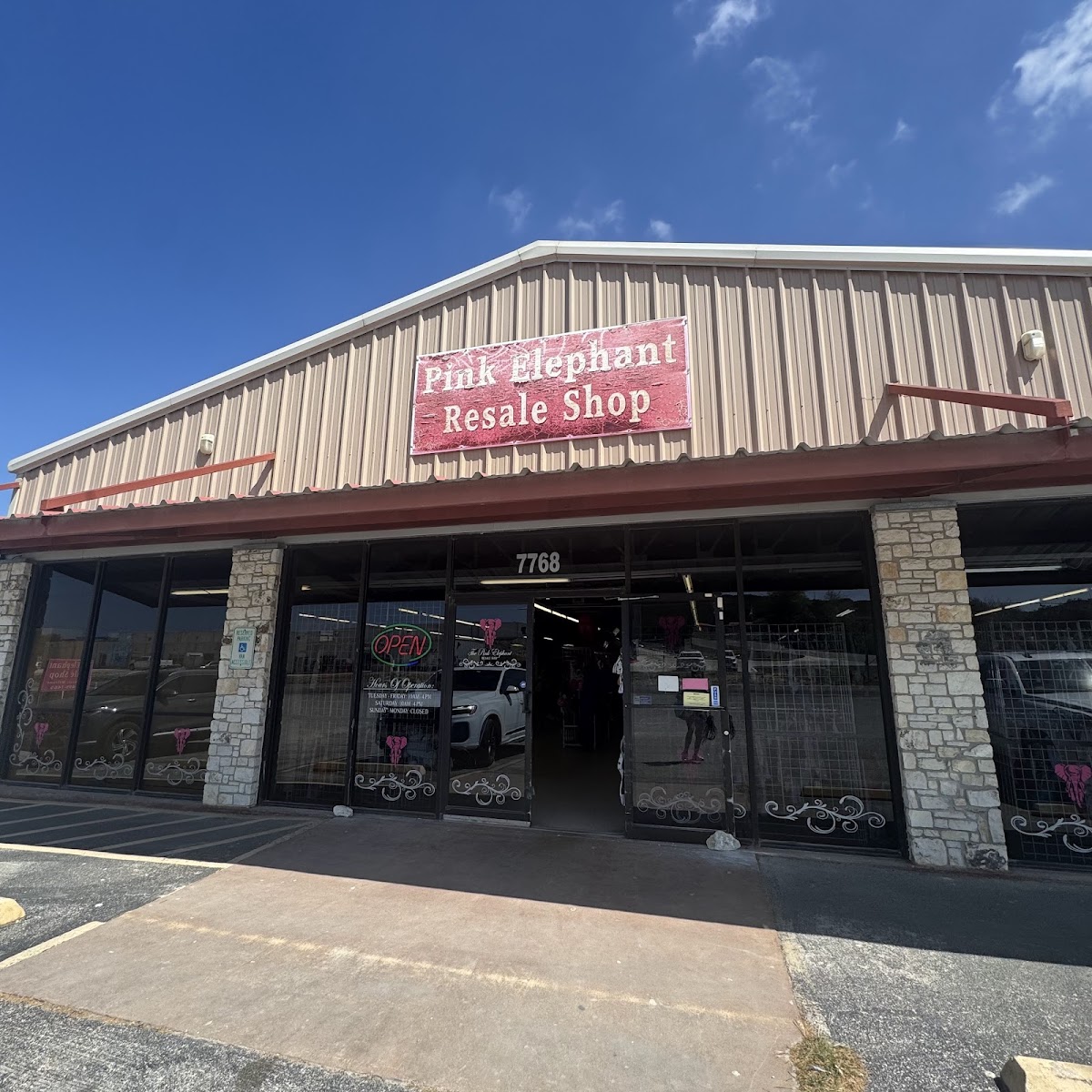 The Pink Elephant Resale in Canyon Lake
