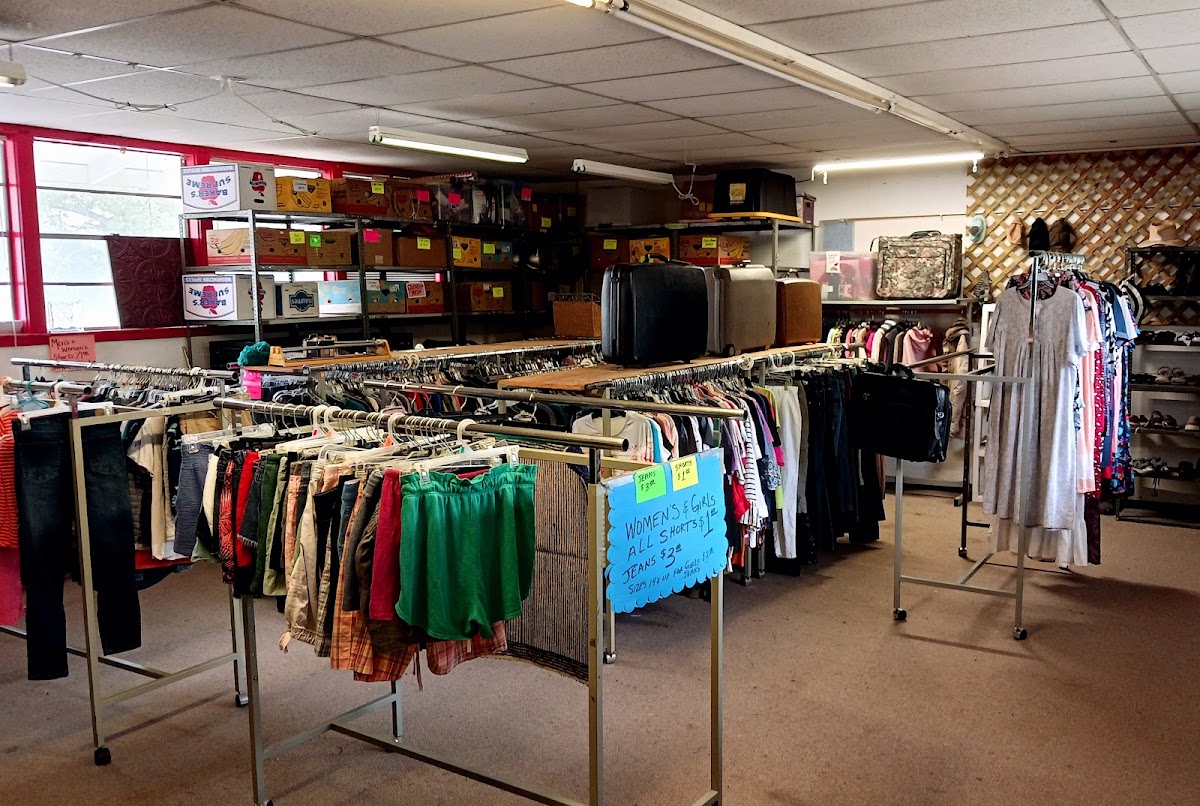 Habitat for Safe Seniors Thrift Store in Canyon Lake