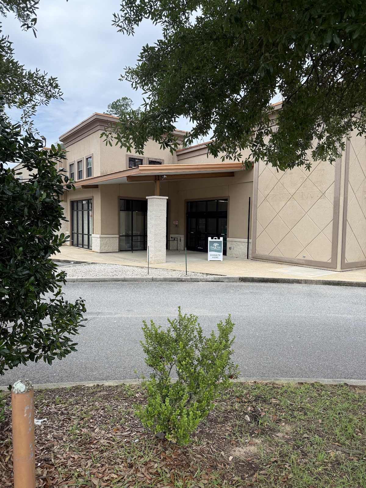 Oak Tree Treasures in Tallahassee