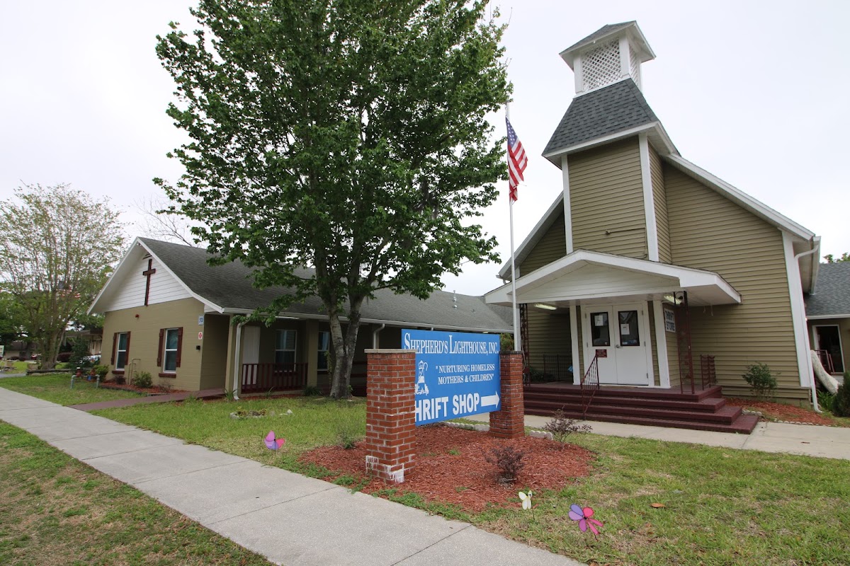 Shepherd's Lighthouse and Thrift Shop in Belleview
