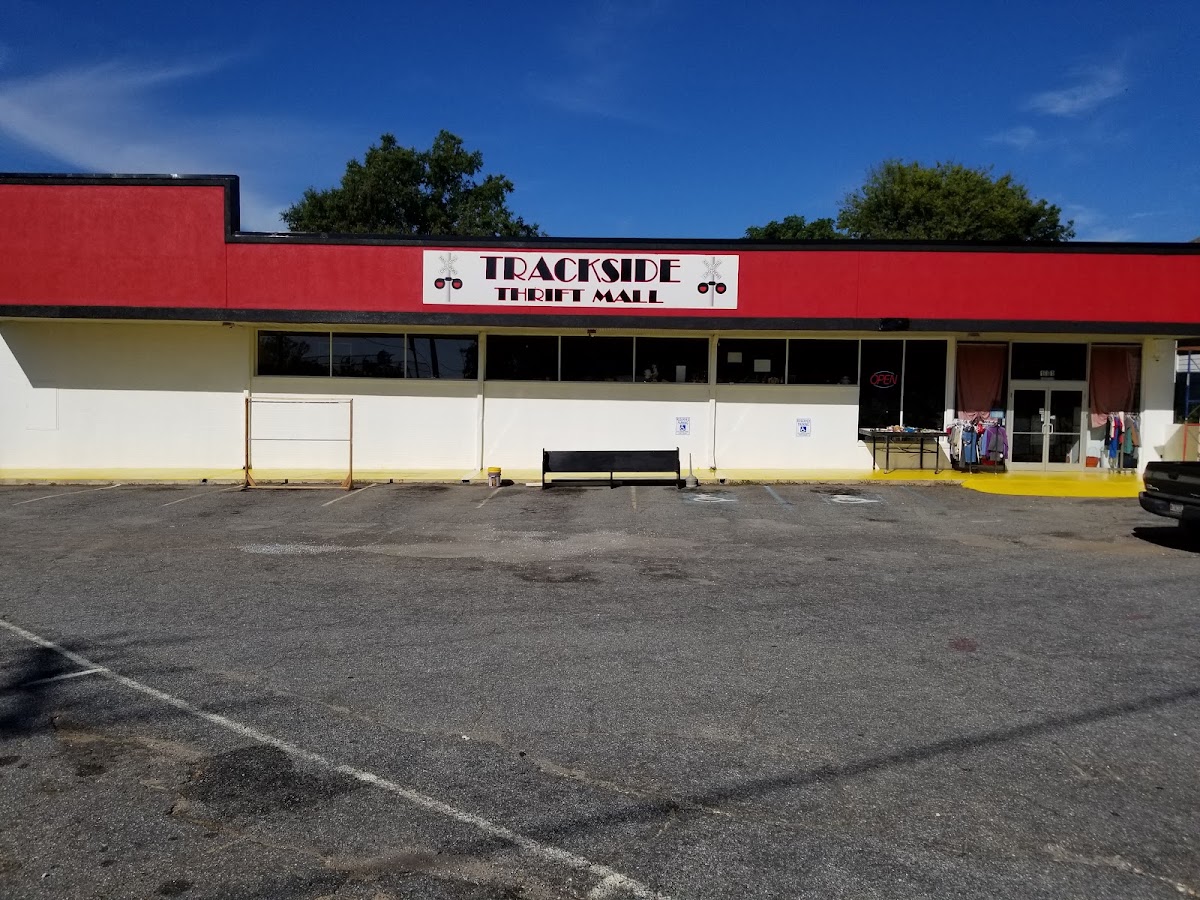 Trackside Thrift Mall in Phenix City