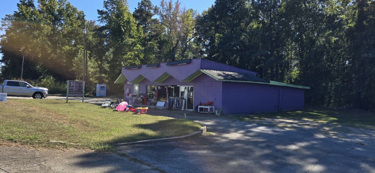 Sister's Christian Thrift Store in Milledgeville