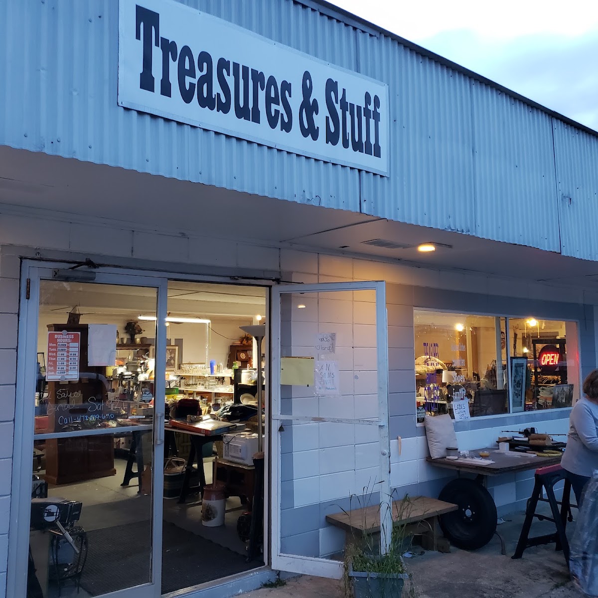 Treasures & Stuff in Soperton