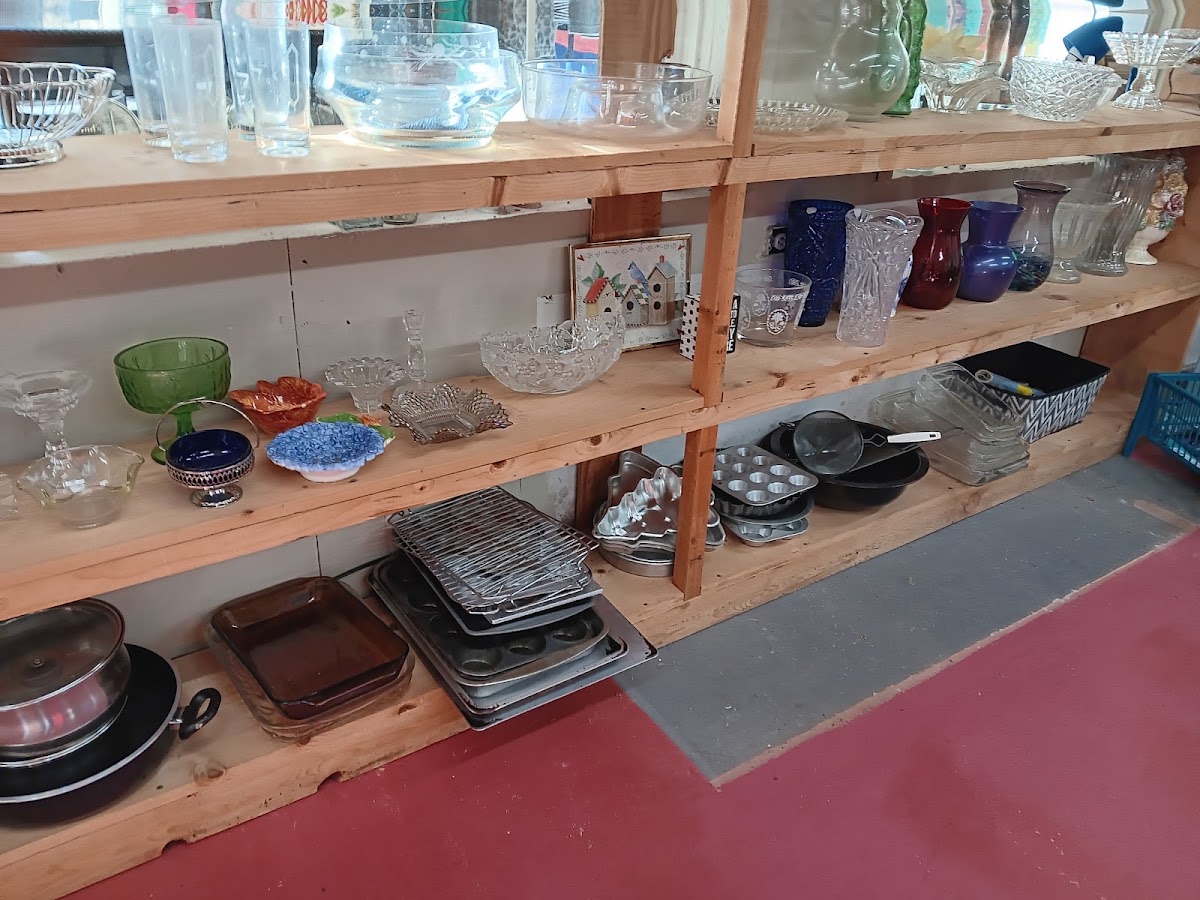 Trash Or Treasures in Baxley