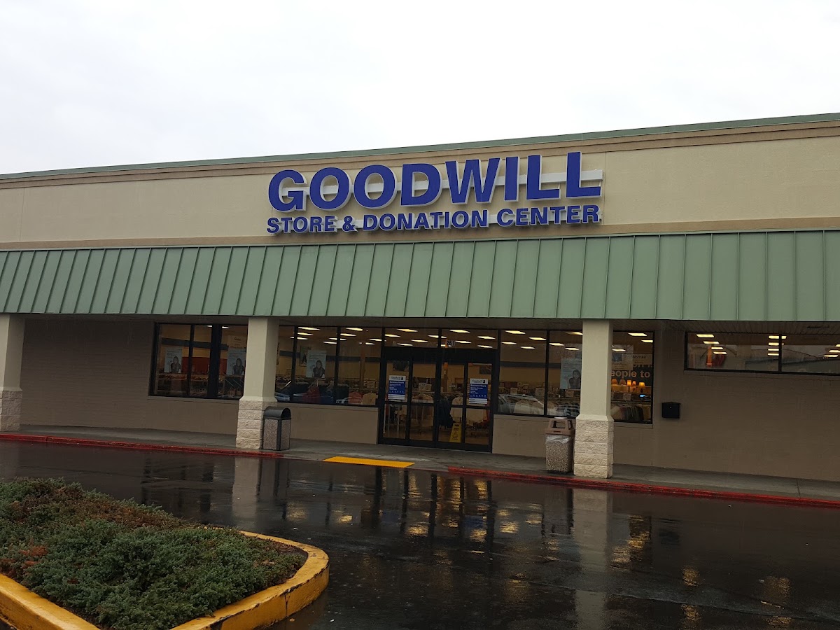 Goodwill Thrift Store & Donation Center in Calhoun