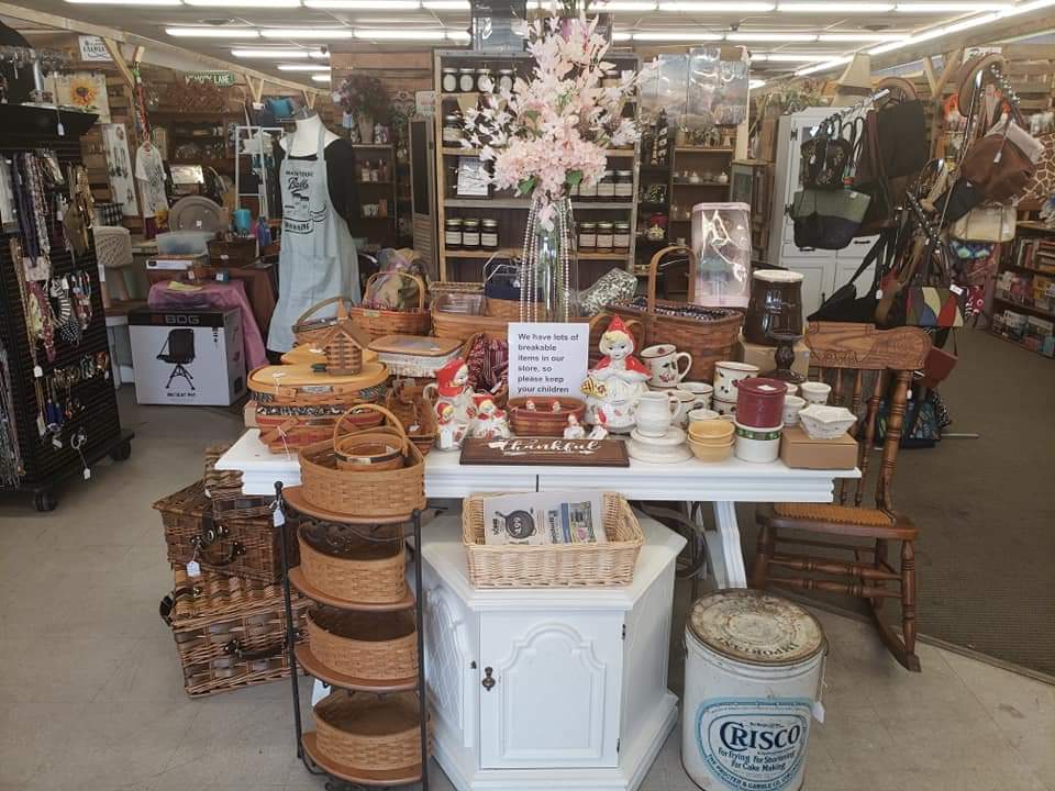 Hidden Treasures Booth Mall in Trenton