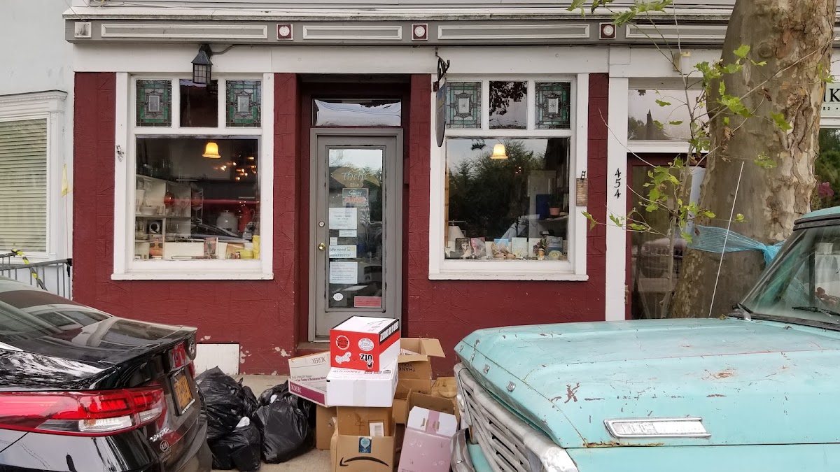 Tappan Zee Thrift Shop in Piermont