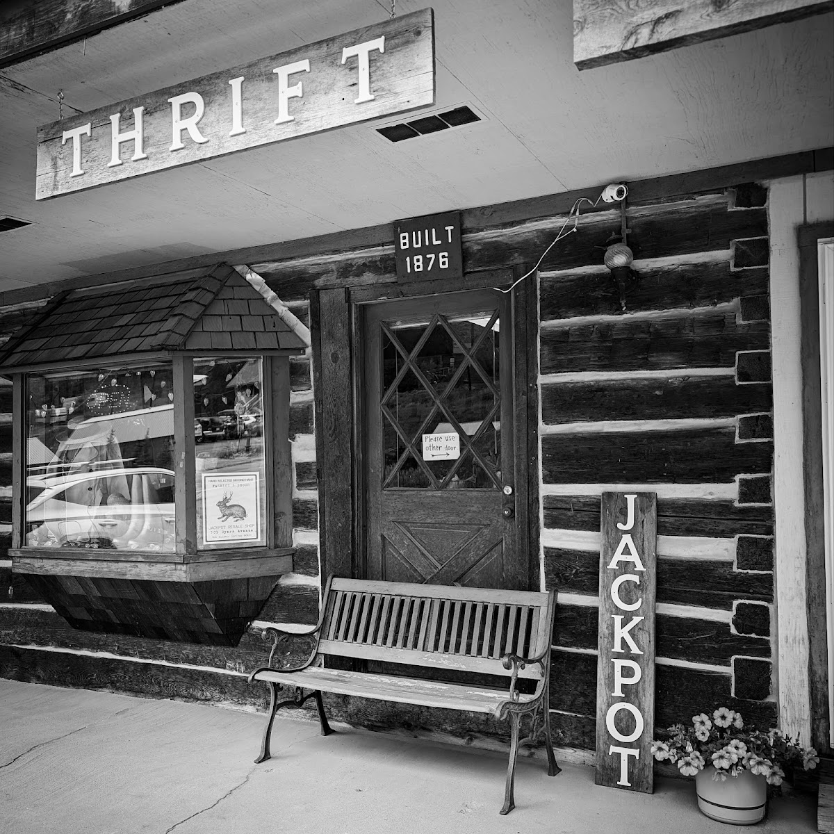 Jackpot Resale Shop in Hot Sulphur Springs