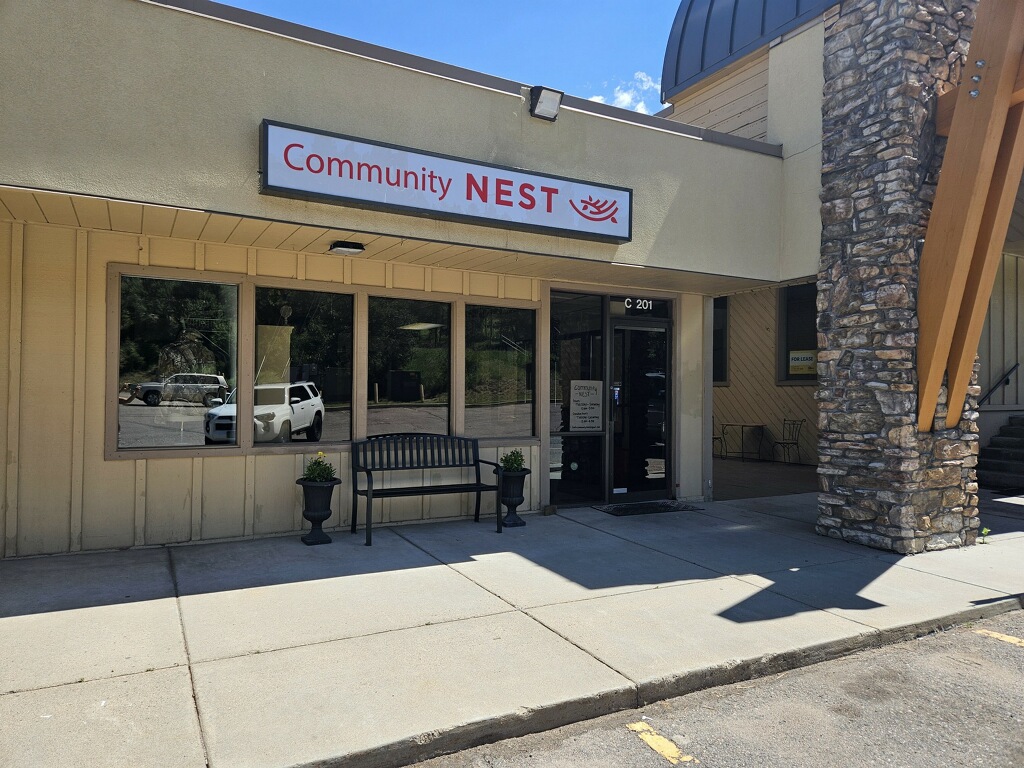 Community Nest in Conifer